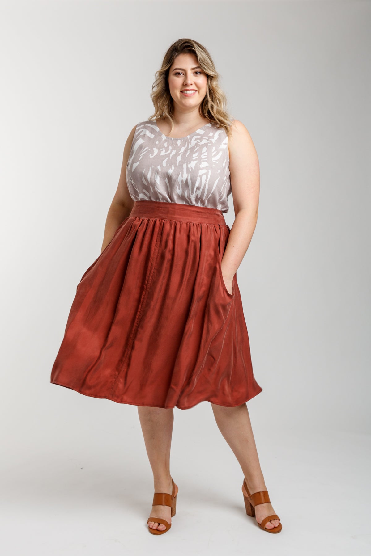 新品タグ付き★YENN★ VOLUME CURVE SKIRT ★サイズ38 Brumby Curve Skirt Sewing Pattern | Megan Nielsen Patterns